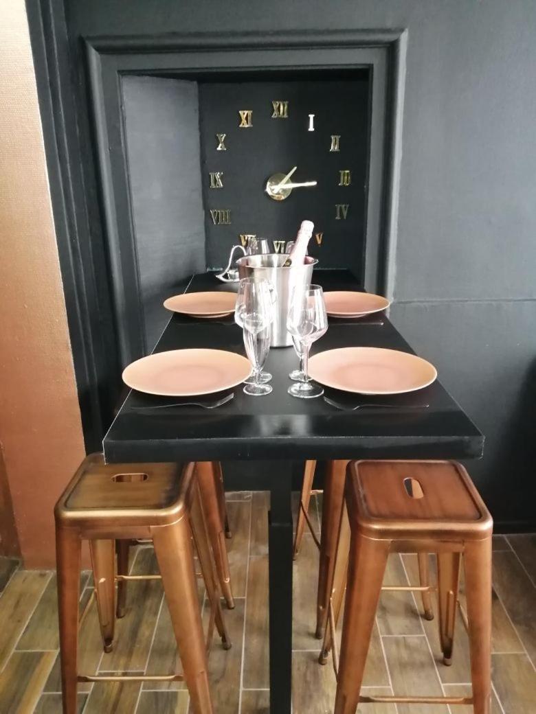 Appartement Avec Balneo Et Sauna Privatif - Le Rose Cuivre トロワ エクステリア 写真